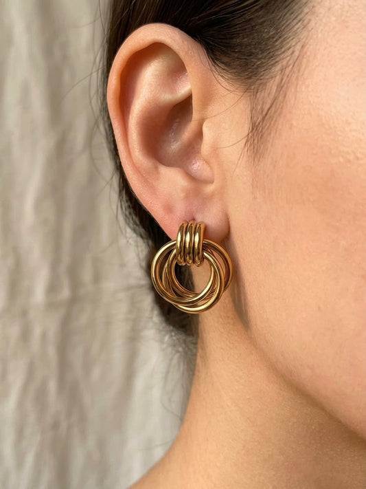 Gold Interlocking Circle Stud Earrings