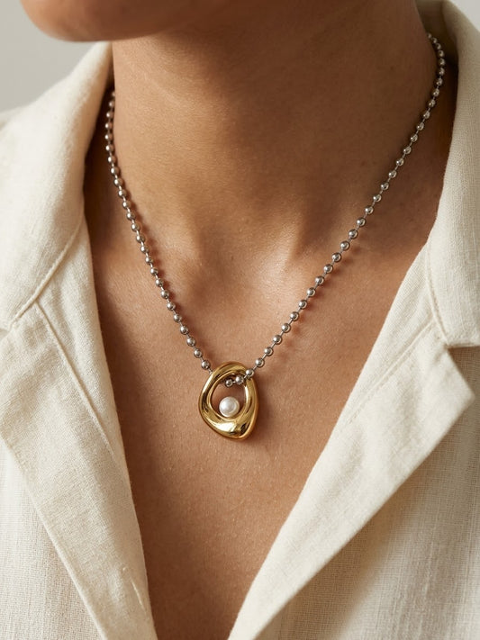 Two-Tone Pearl Pendant Necklace