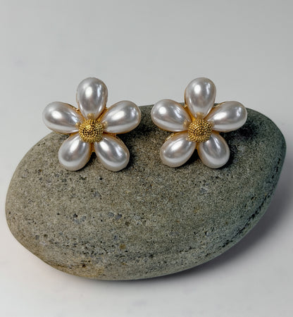 Pearl Daisy Studs
