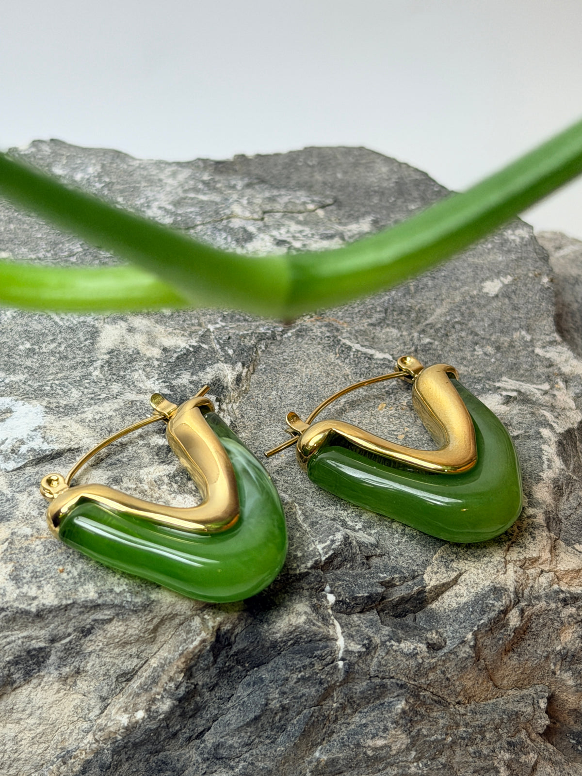 Jade V Hoops