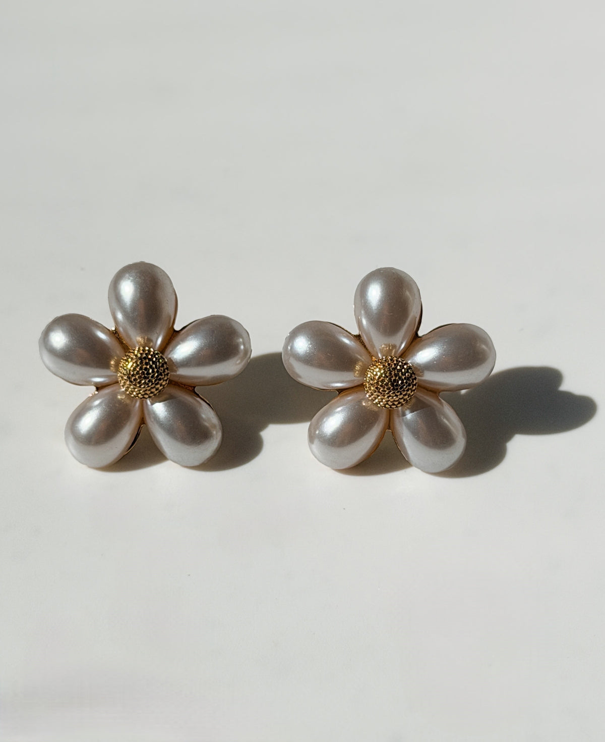Pearl Daisy Studs