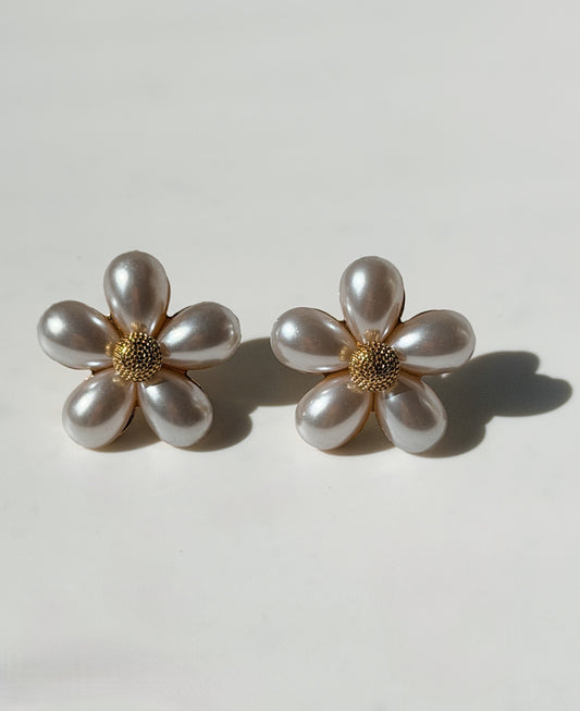 Pearl Daisy Studs