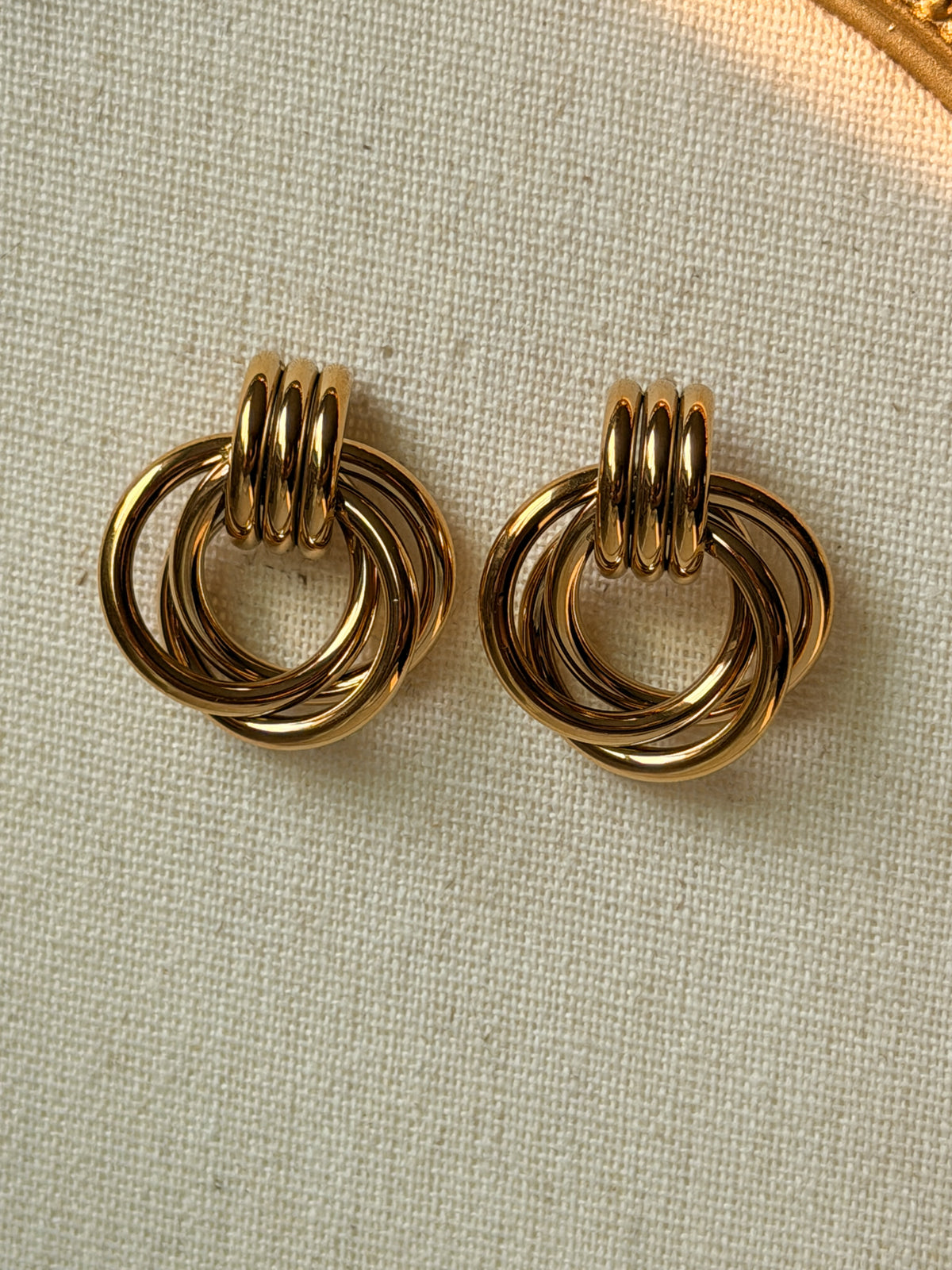 Gold Interlocking Circle Stud Earrings