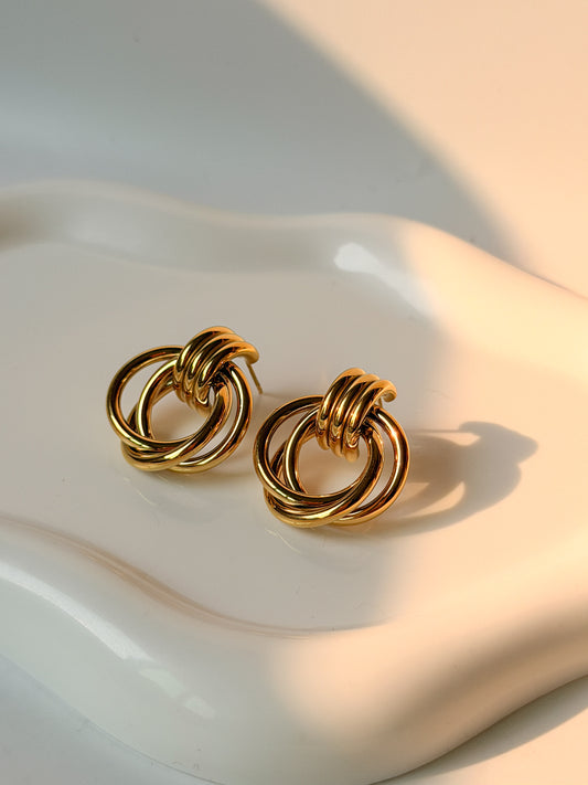 Gold Interlocking Circle Stud Earrings